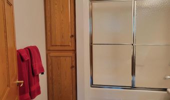 611 Spring View Cir, Beatrice, NE 68310