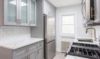 32 KELLY Pkwy, Bayonne, NJ 07002