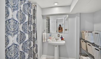 4837 1ST St S, Arlington, VA 22204
