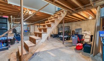 1712 Hotel Rd, Auburn, ME 04210