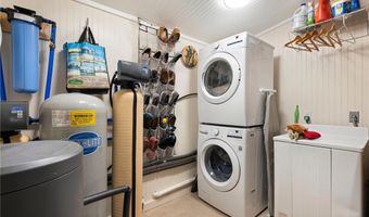 96 Steamboat St, Jamestown, RI 02835