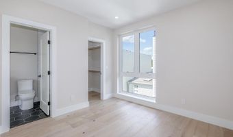 722 KENYON St NW #3, Washington, DC 20010