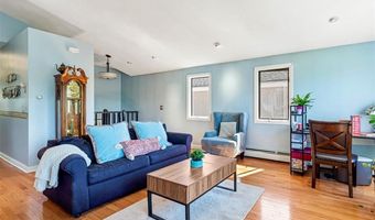 93 Church St, Barrington, RI 02806