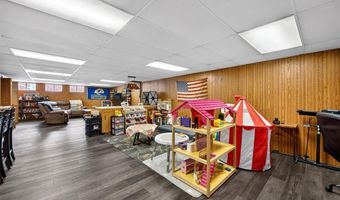 404 Oakmont Cir, Ballwin, MO 63011