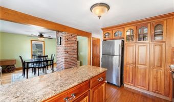 104 Knotty Oak Rd, Coventry, RI 02816