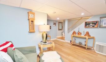 40 Kathryn Ln, Bangor, ME 04401