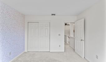 12 Boulevard Dr 21-130, Danbury, CT 06810