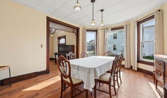 107 W High St, Ashley, OH 43003