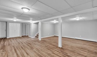 6 Marbil Rd, Danbury, CT 06811