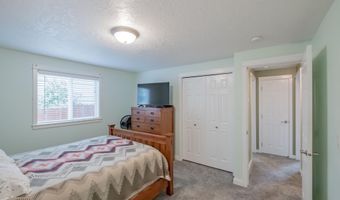 4009 NE Somerset Dr, Albany, OR 97322