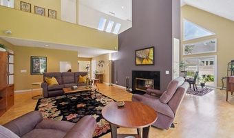 985 Goldenrod Trl, Aurora, OH 44202