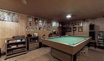 322 Garden City Dr, Cranston, RI 02920