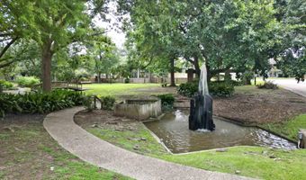 5645 Riverstone Dr, Baton Rouge, LA 70820