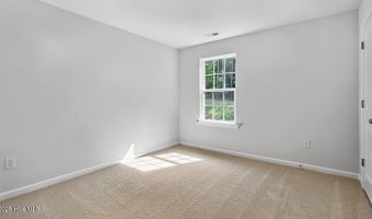 1049 Misty Creek Dr, Aberdeen, NC 28315
