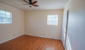 617 NORTHWOOD Dr, Baxley, GA 31513
