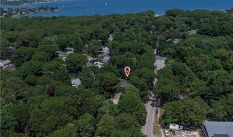27 Fairway Dr, North Kingstown, RI 02852