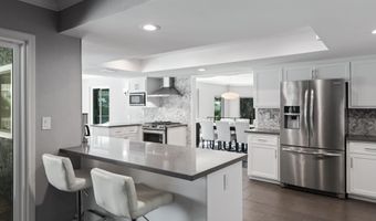 9976 Grandview Dr, La Mesa, CA 91941