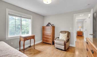15 Spinney St 1, Boston, MA 02132