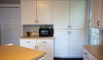 66 Weaver St, Baxley, GA 31513