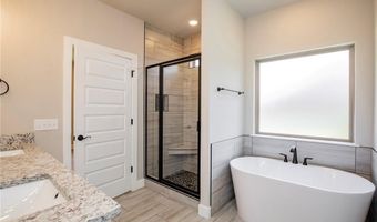 1 Nairn Ln, Bella Vista, AR 72715