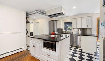 34 Terrace Dr, East Greenwich, RI 02818