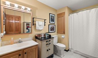 835 S 11th St, Adel, IA 50003