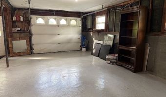 7 Rogers Dr, Danbury, CT 06810