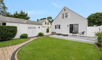 12 Hagen Ave, Cranston, RI 02920