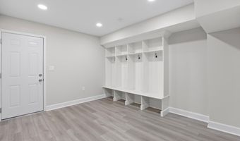 5610 SHADE TREE Ln, Alexandria, VA 22310