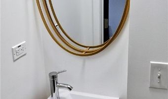 1867 Triplett Blvd, Akron, OH 44312