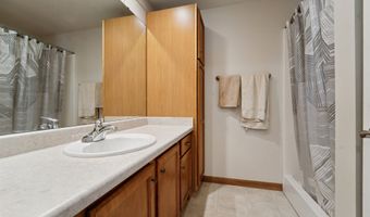 400 N RICHMOND St 323, Appleton, WI 54911