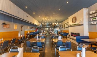 14 Court Sq, Alton, MO 65606