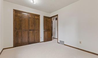 13789 Holyoke Ln, Apple Valley, MN 55124