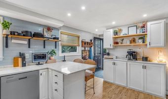 12 Arrowhead Rd, Bellingham, MA 02019