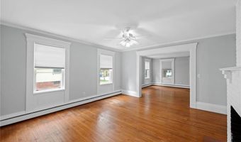 692 Hope St 2, Bristol, RI 02809