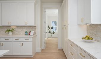 13 Woods Ln, Beaufort, SC 29907