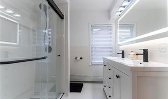 17 Oak Ave, East Providence, RI 02915