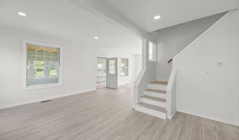 826 Riverside, Augusta, ME 04330