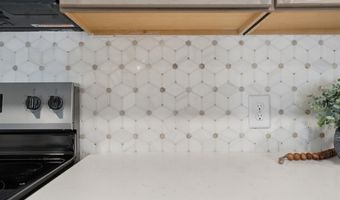2219 N UNION St, Appleton, WI 54911