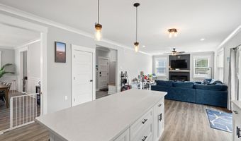 140 Pennant Ave, Beachwood, NJ 08722