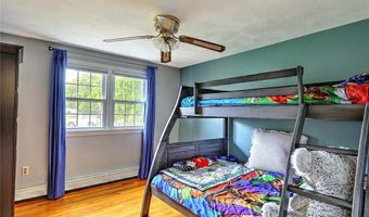 4 Johnson Ct, Bristol, RI 02809