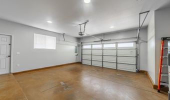48 Hoku Puhipaka St, Kahului, HI 96732