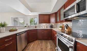 1848 Ridgeview Circle Dr, Ballwin, MO 63021