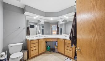 208 13th St SW, Altoona, IA 50009