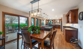 3025 Woods Creek Ln, Algonquin, IL 60102