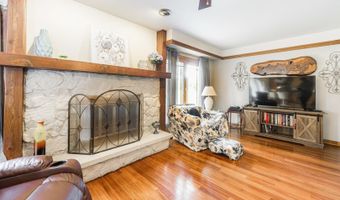 1205 N Scarlet Dr, Addison, IL 60101