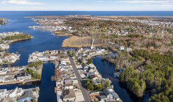 20 Dune Dr, Bayville, NJ 08721