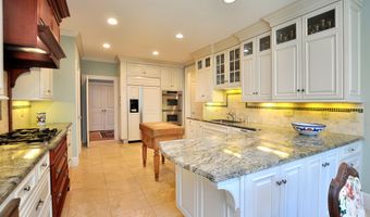 2 Schuyler Ln 2, Bloomfield, CT 06002