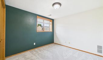 513 N Crestview Cir, Brandon, SD 57005