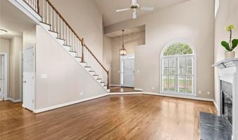 1605 Spinnaker Dr, Alpharetta, GA 30005